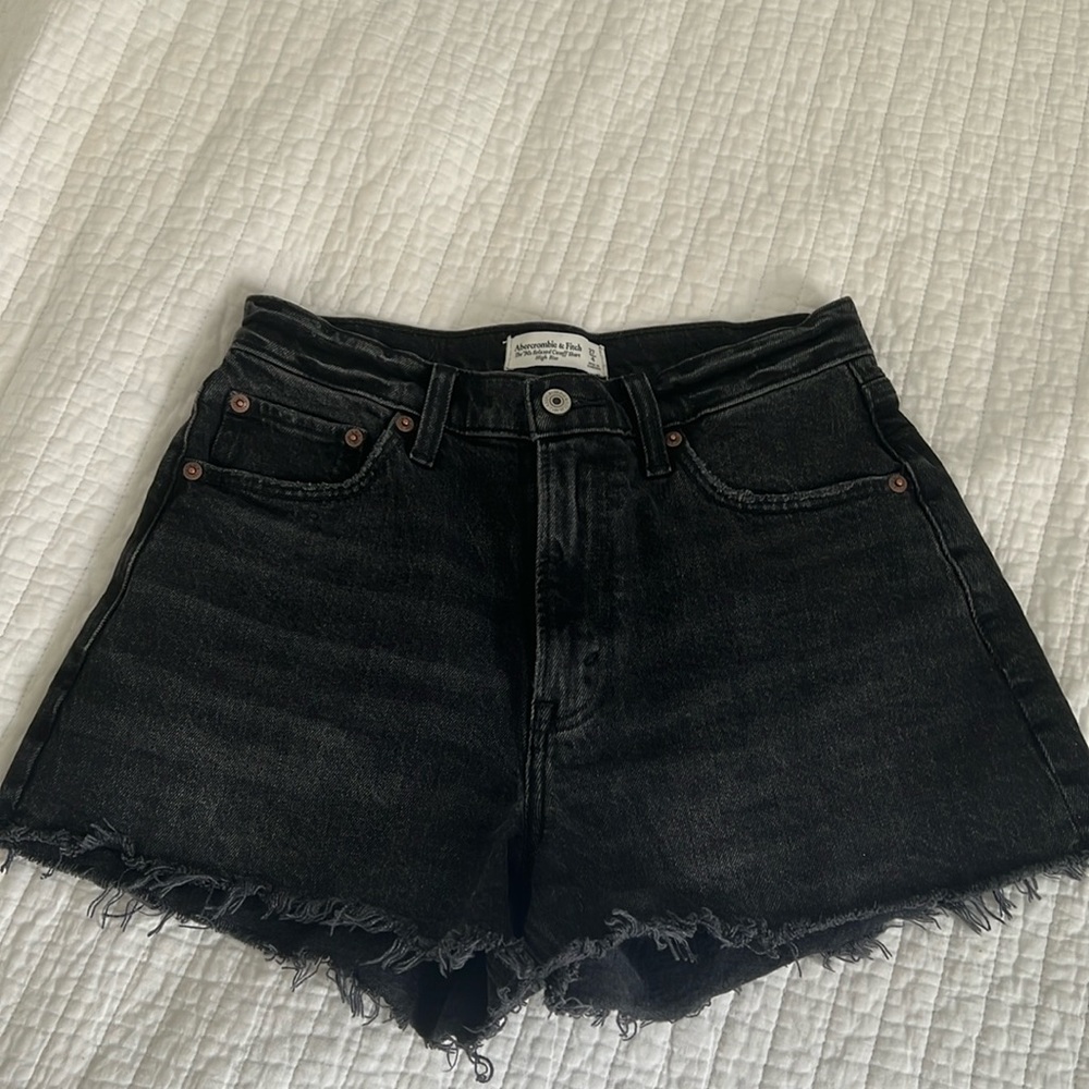 Abercrombie & Fitch dark gray The 90’s relaxed cutoff short high rise size 27
